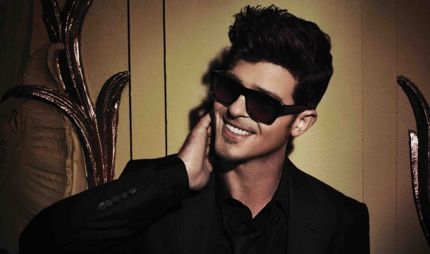 Robin-Thicke-Do-Not-Match-Appearance