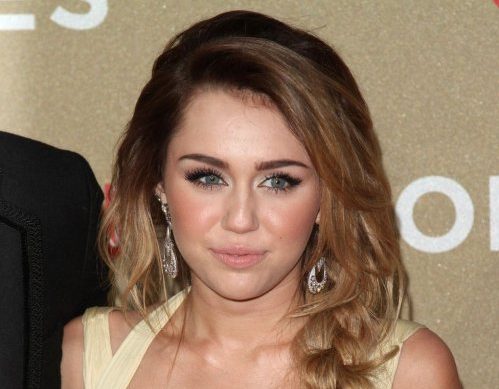 Model Rambut Keriting Ala Curly Miley Cyrus - keriting gantung braid