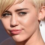 6 musisi yang kematiannya menggemparkan – miley cyrus