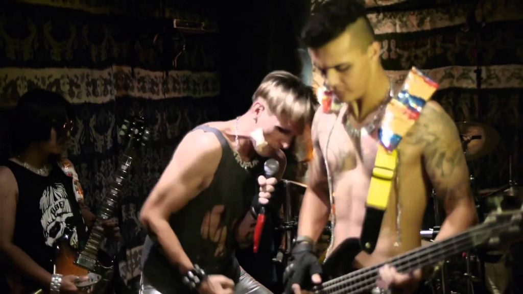 5-Penyanyi-Asing-ini-Terkenal-Karena-Lagu-Bahasa-Indonesianya-(5)