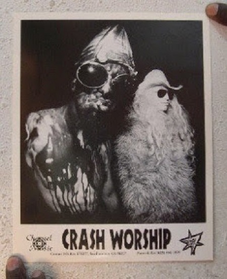 5-Band-Rock-Paling-Aneh-di-Dunia-2