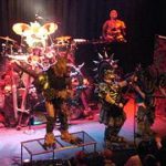 5-Band-Yang-Memakai-Kostum-Menyeramkan-Dan-Unik-di-Dunia-5