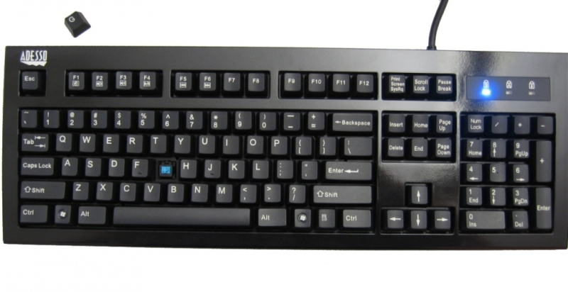 Recommended keyboard dengan berbagai merk salah satunya Adesso MKB- 135B Full- Size Mechanical