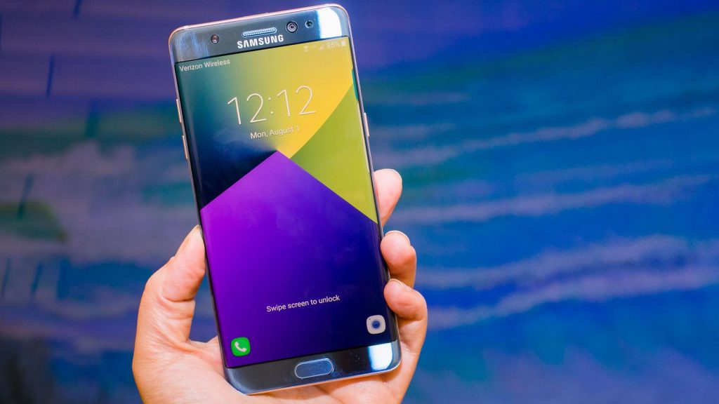 5 smartphone yang akan diluncurkan di tahun 2017 dengan brand samsung galaxy note 7 edge yang populer