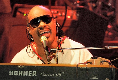 Musisi-Tunanetra-Yang-Mampu-Menggetarkan-Dunia-3