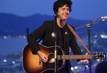 8 Kontroversi Penyanyi Meninggalkan Panggungnya Tiba-tiba, No.2 Karena Penonton Ngamuk?