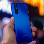 8 Smartphone Tanpa Kamera Depan 3